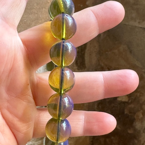 Chunky Olive Green Yellow Beeswax Bead Bracelet - Picture 5 of 9